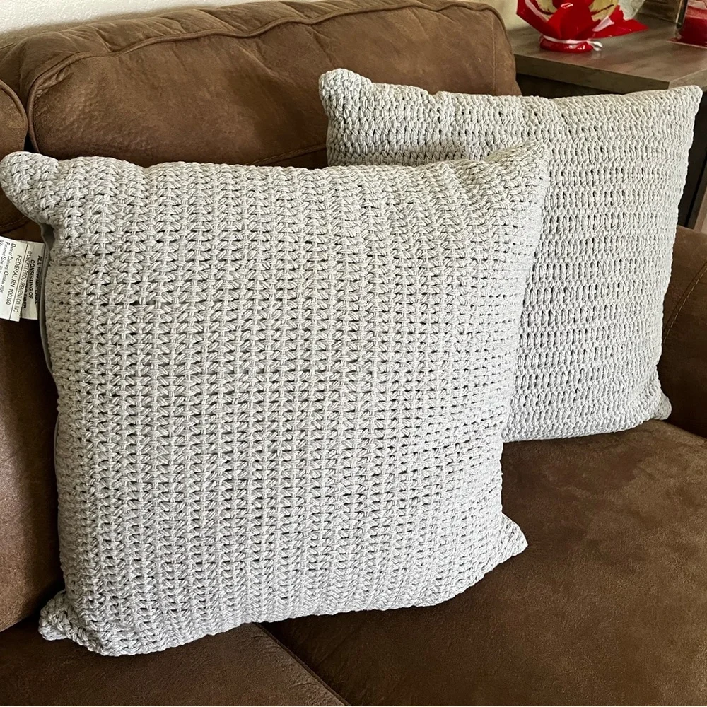 Throw pillows 20X20 NWOT